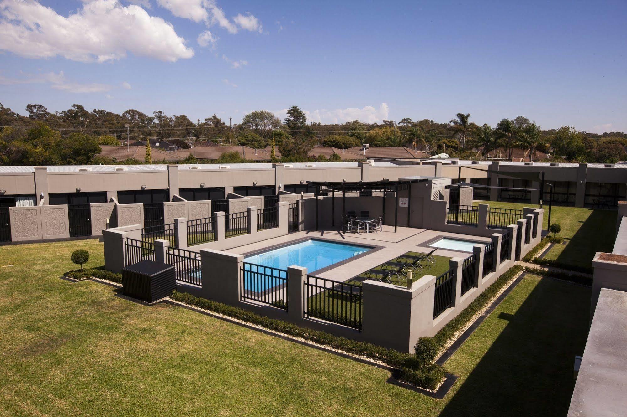 Southgate Motel Shepparton Bagian luar foto