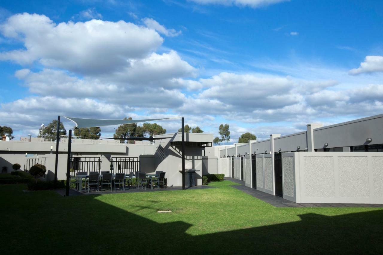 Southgate Motel Shepparton Bagian luar foto